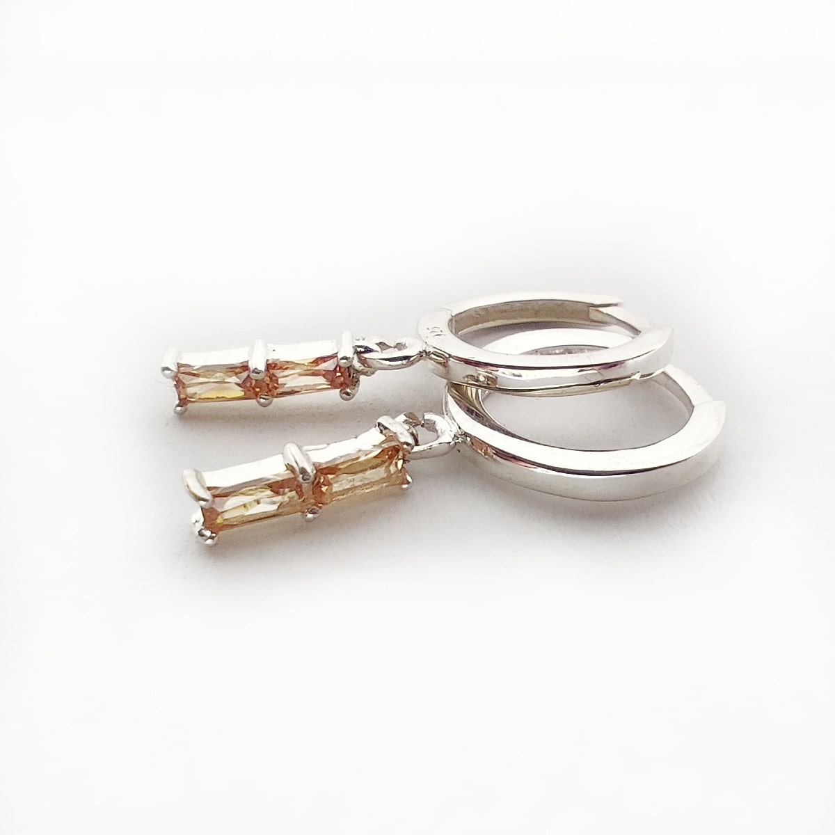 PENDIENTE ARO CIRCONITAS CHARM