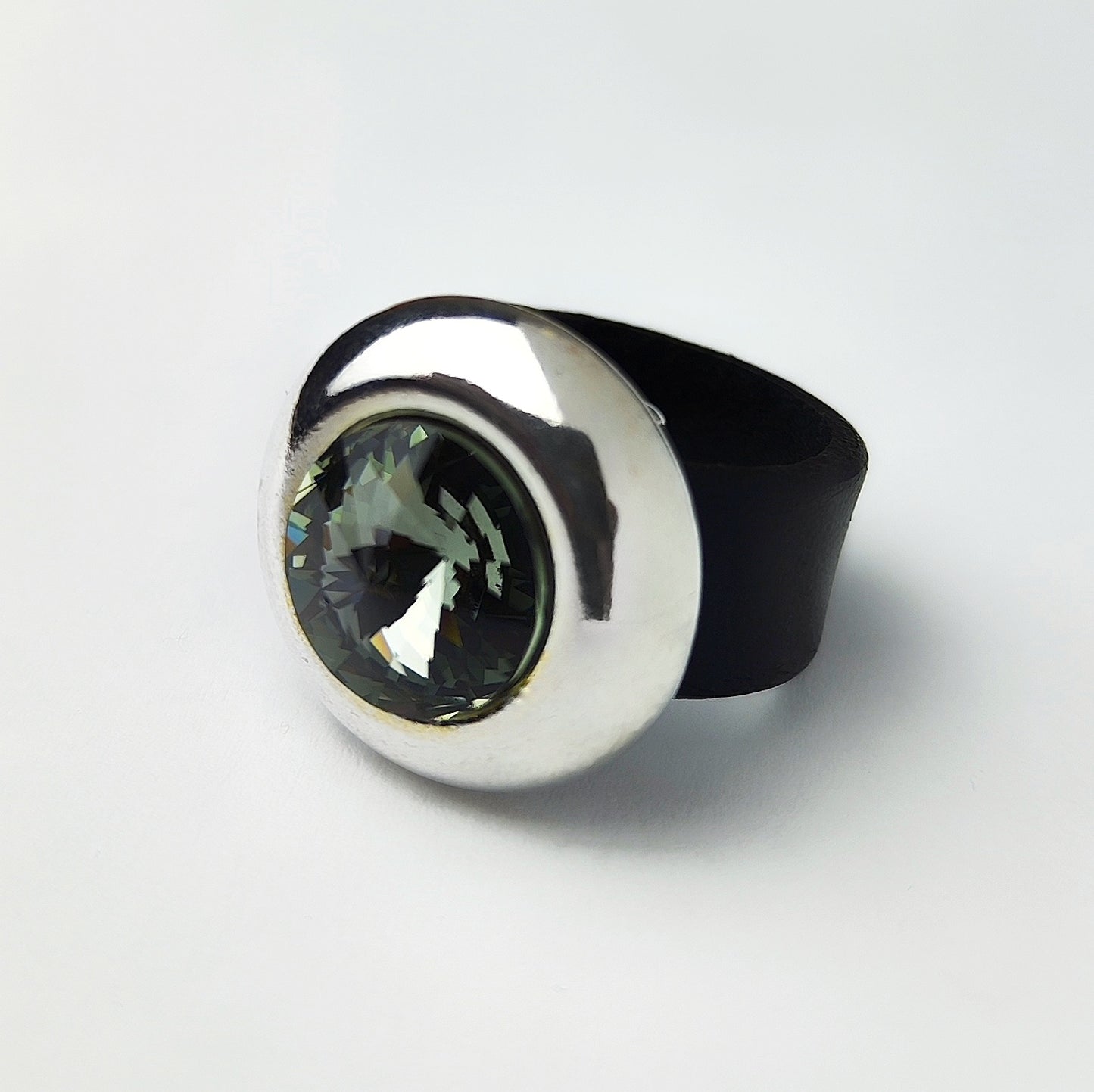 anillo de cuero