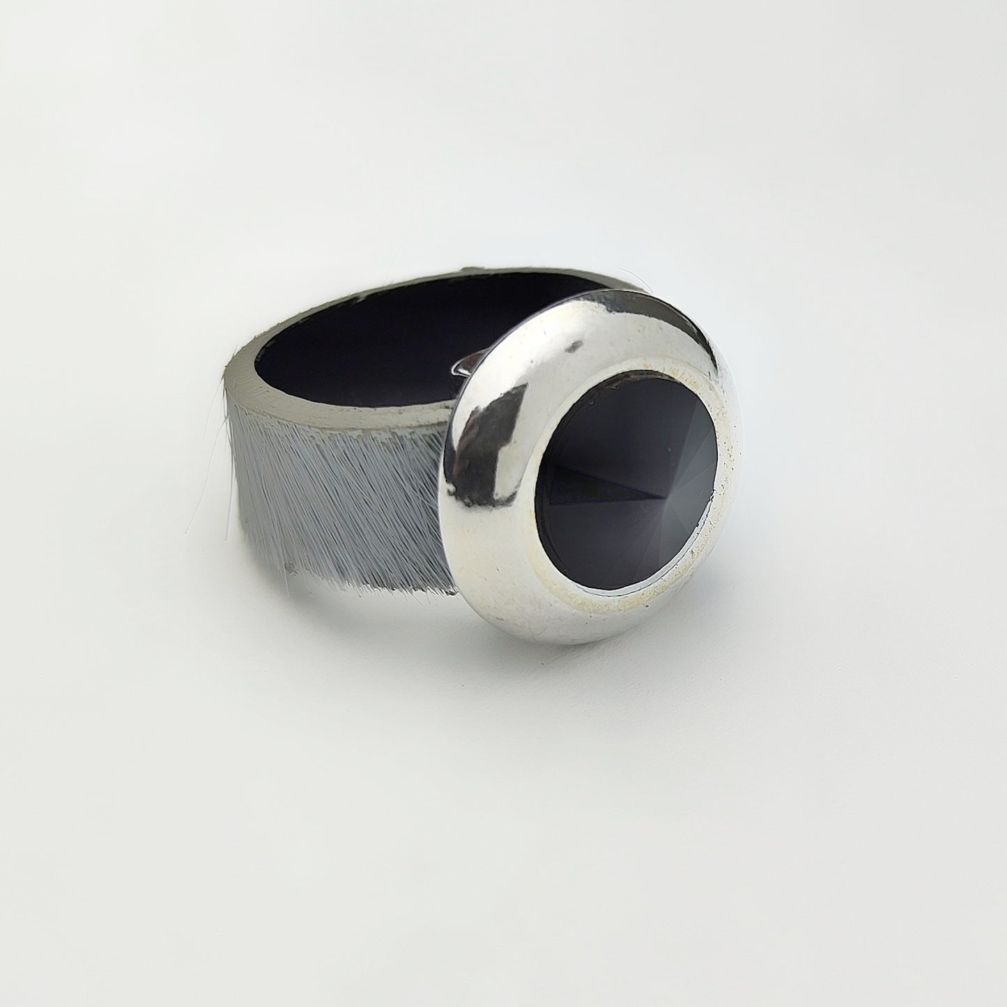 anillo de cuero