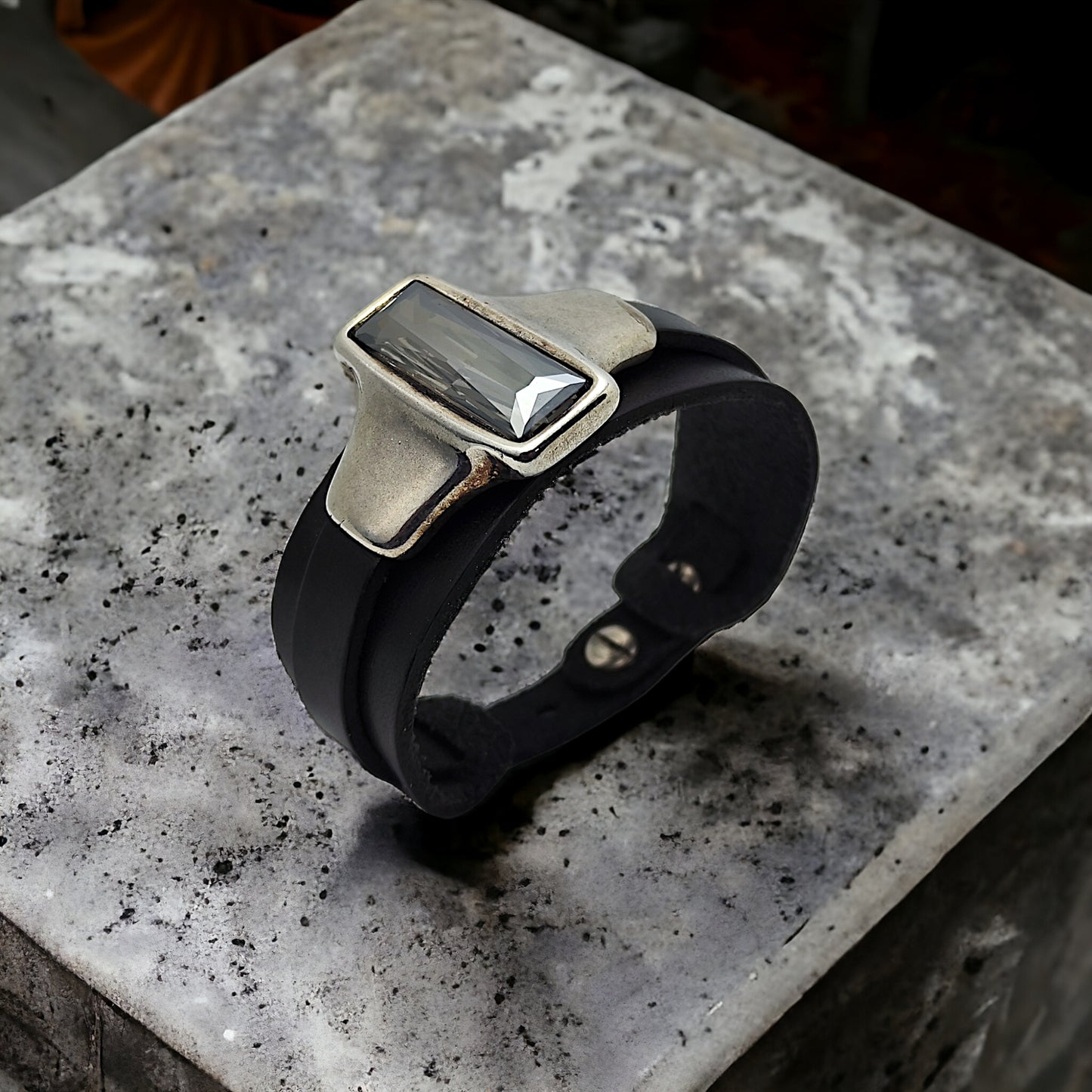 BRAZALETE CUERO RECTANGULO