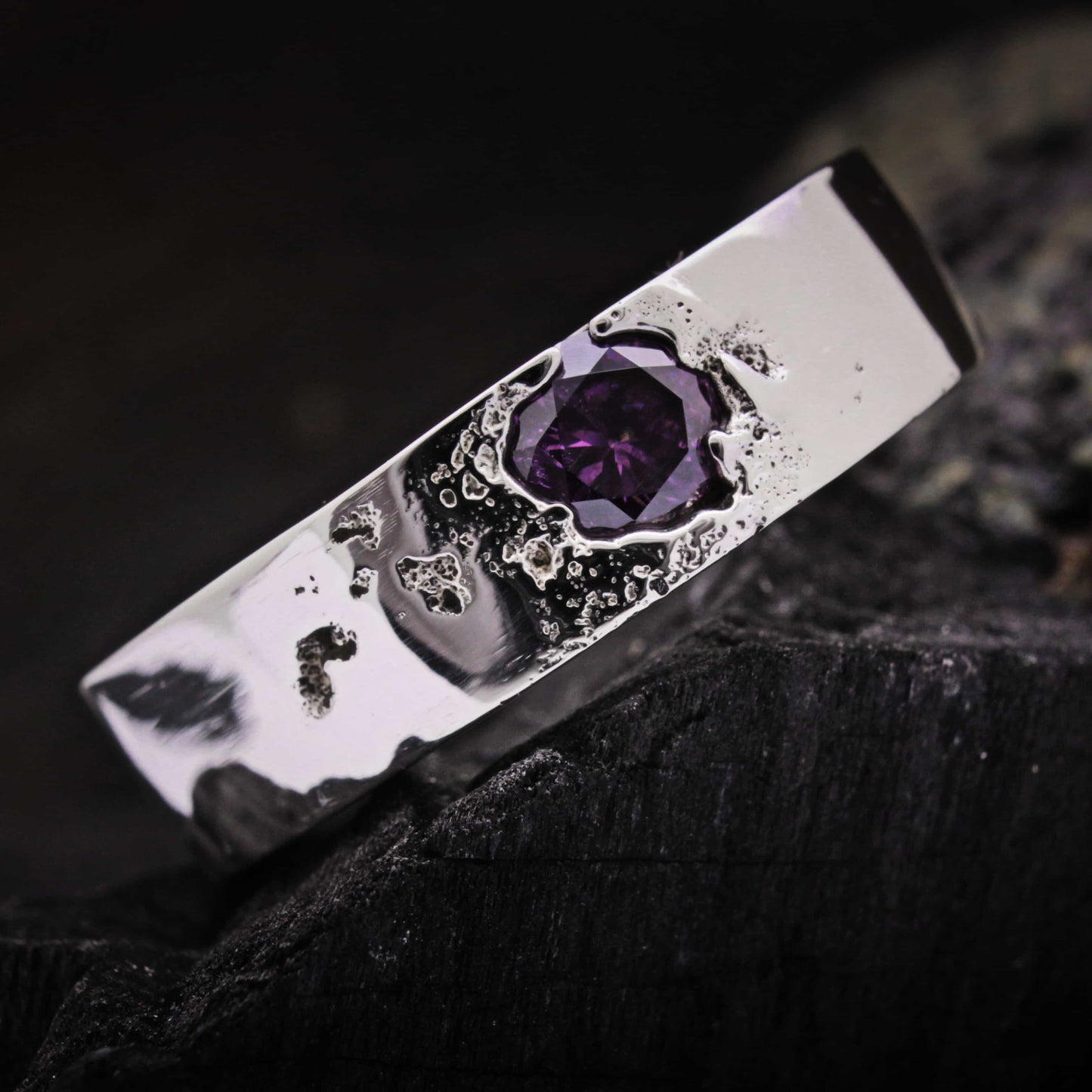 Anillos con circonita morada de plata