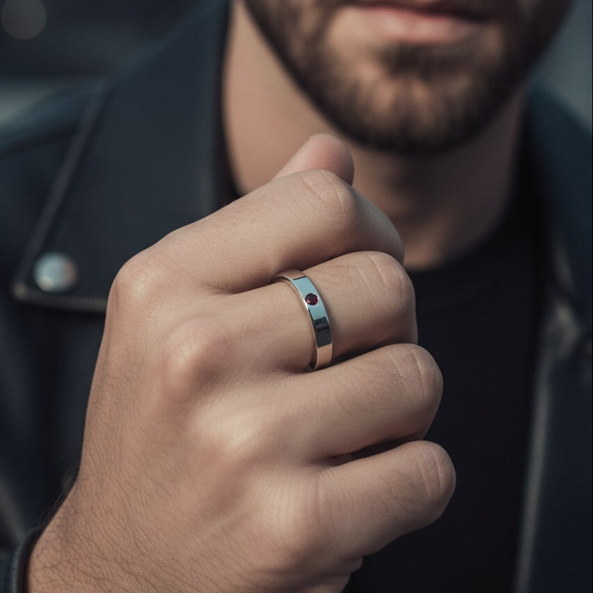 Anillo con piedra granate para hombre con de plata de ley acabado pulido