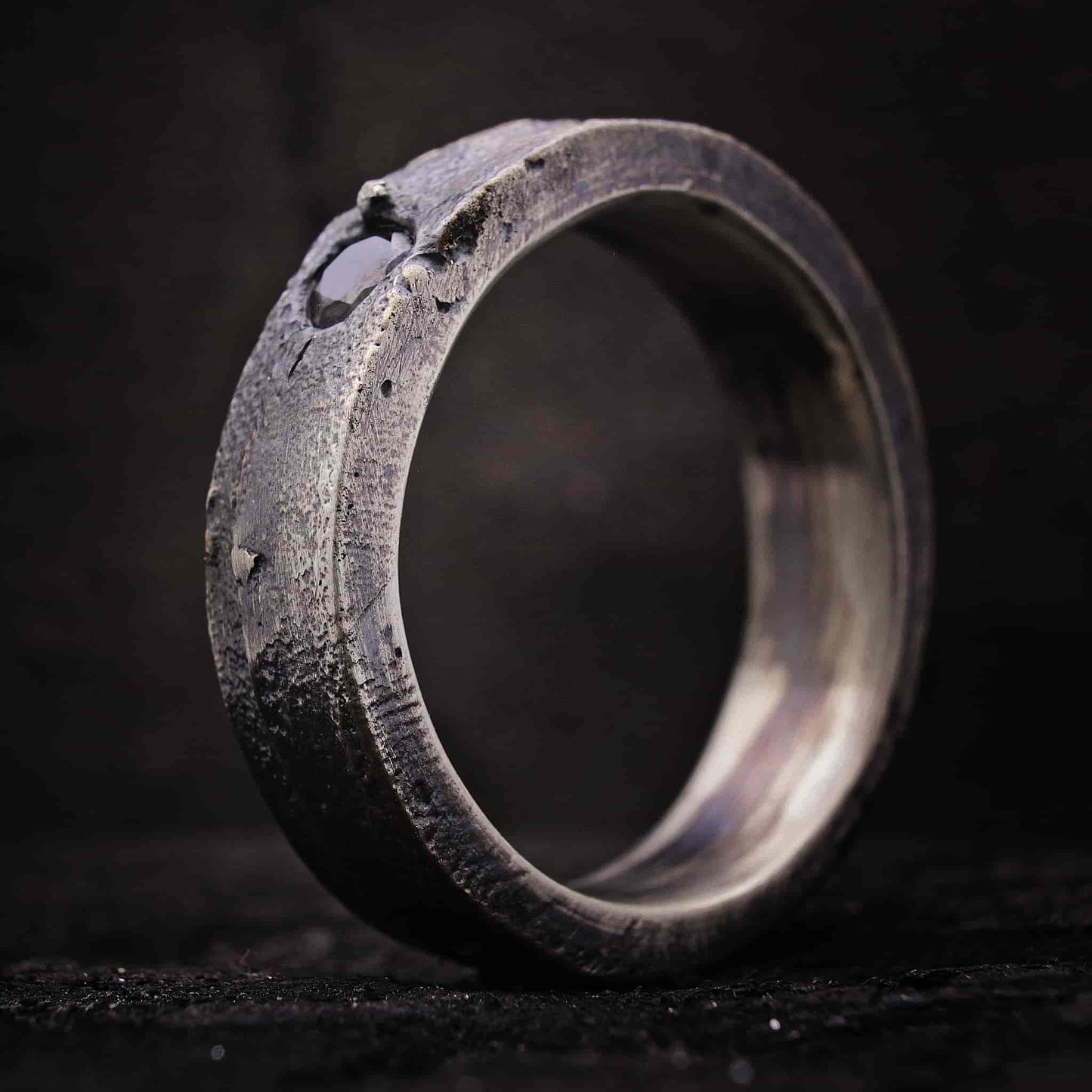 Anillo de plata negra