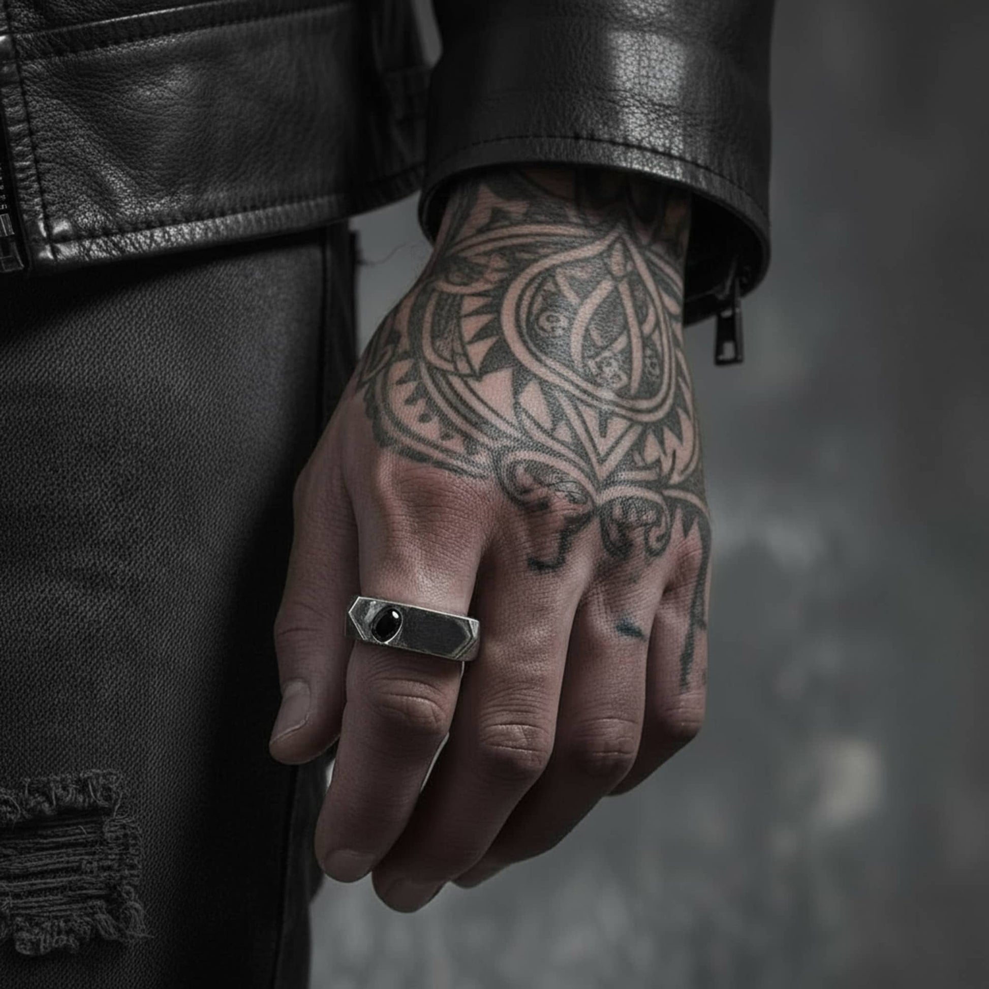 Anillo sello con piedra negra de plata para hombre