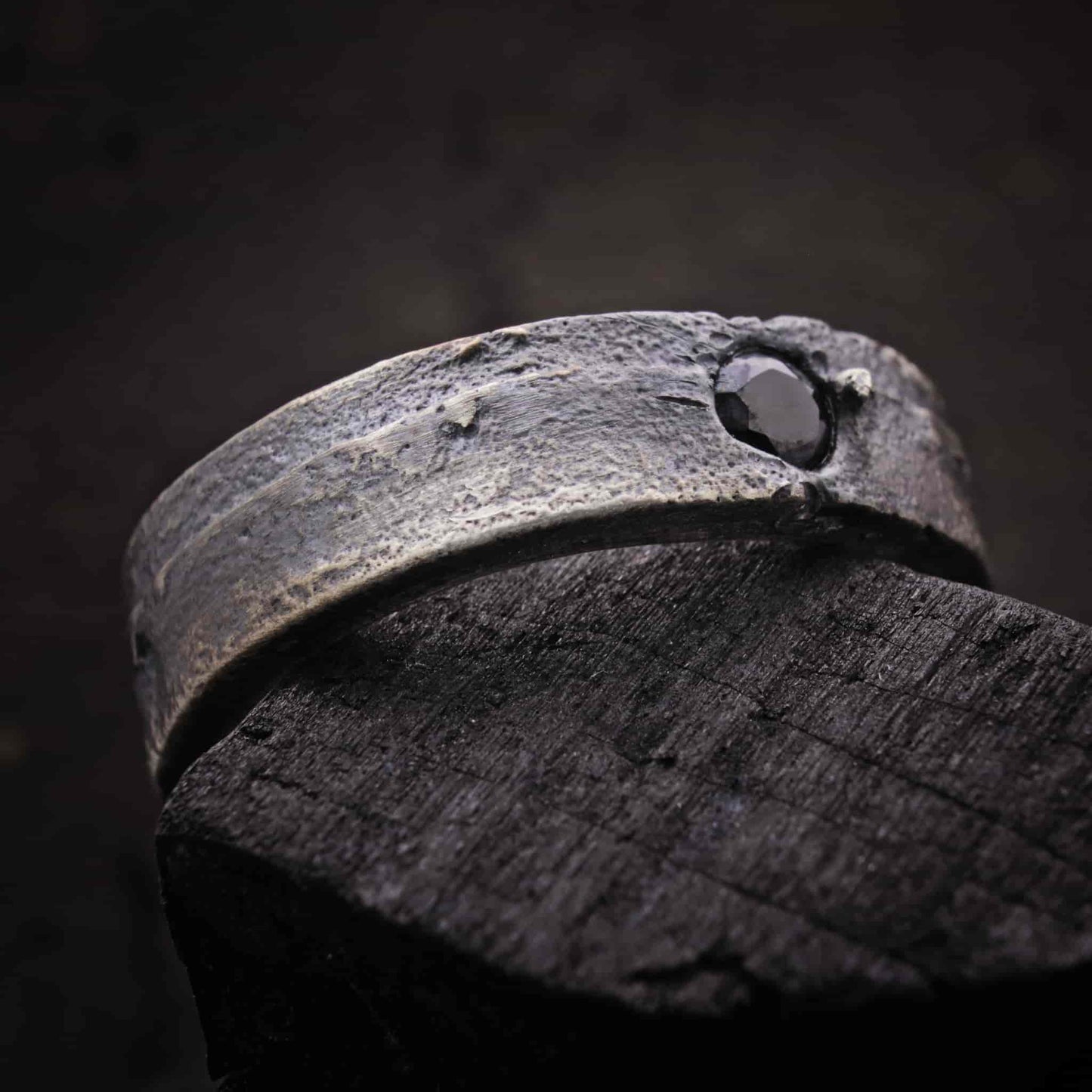 Anillo rústico para hombre