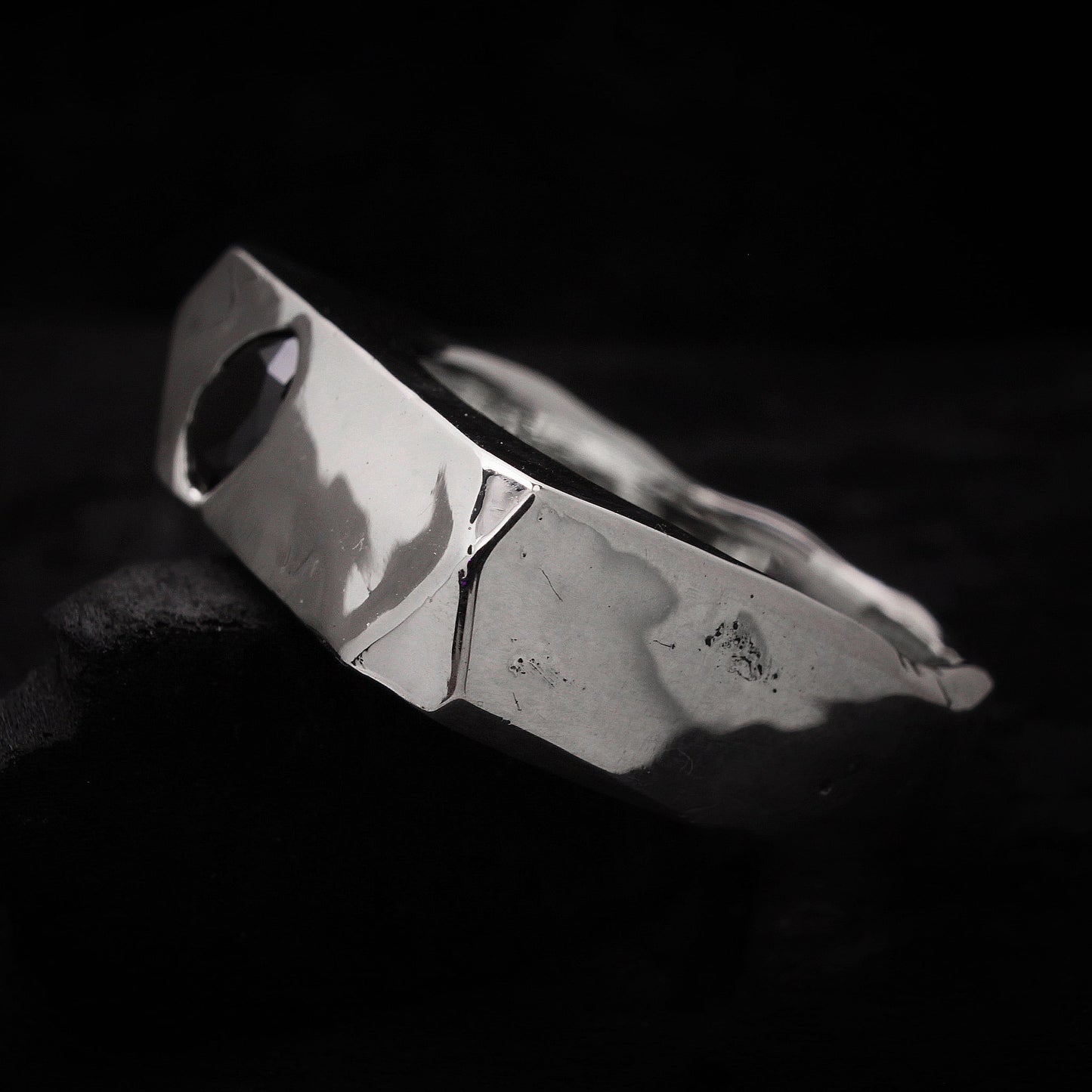 Anillo de sello artesanal para hombre