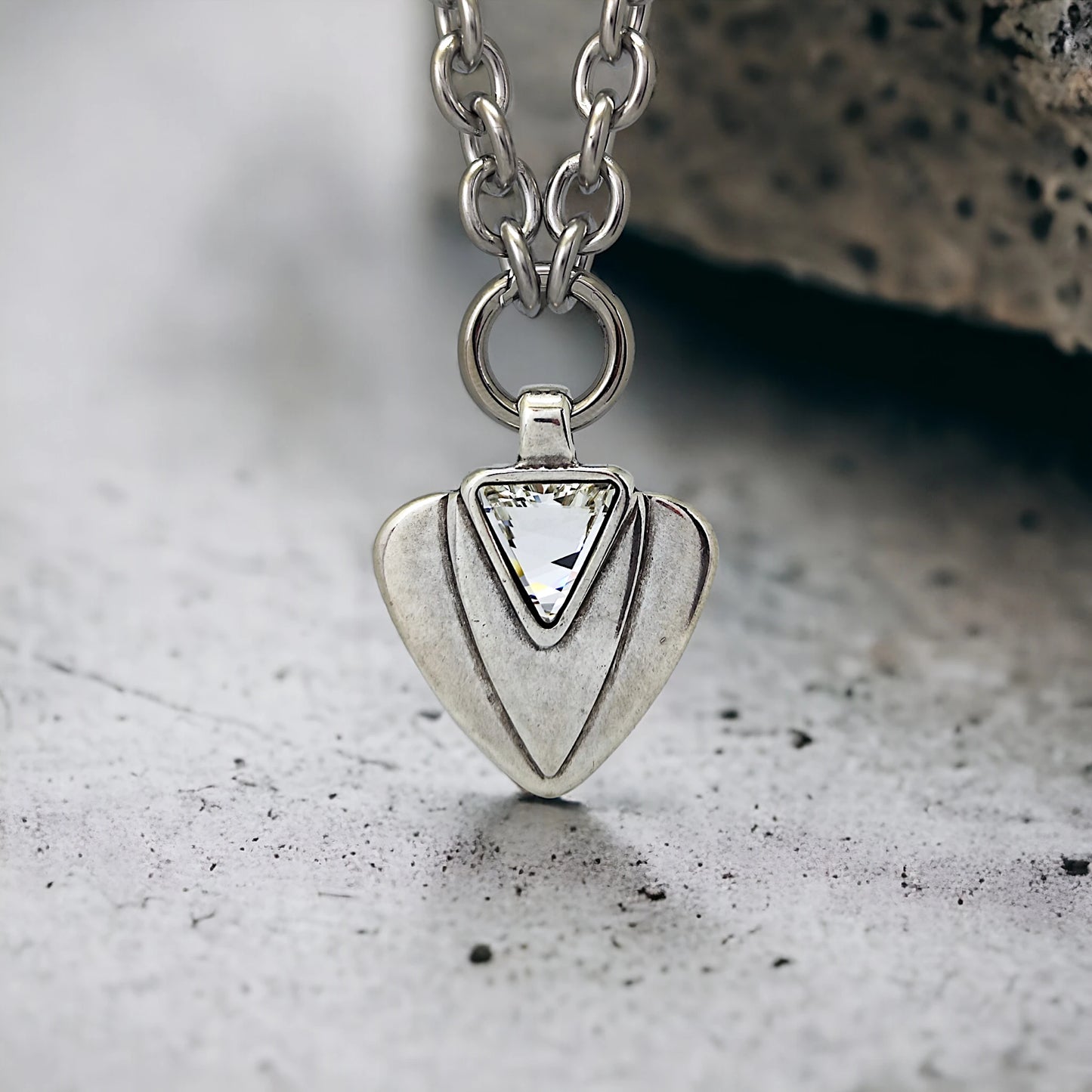 COLLAR ESLABONES GRANDES ACERO CON COLGANTE TRIANGULAR