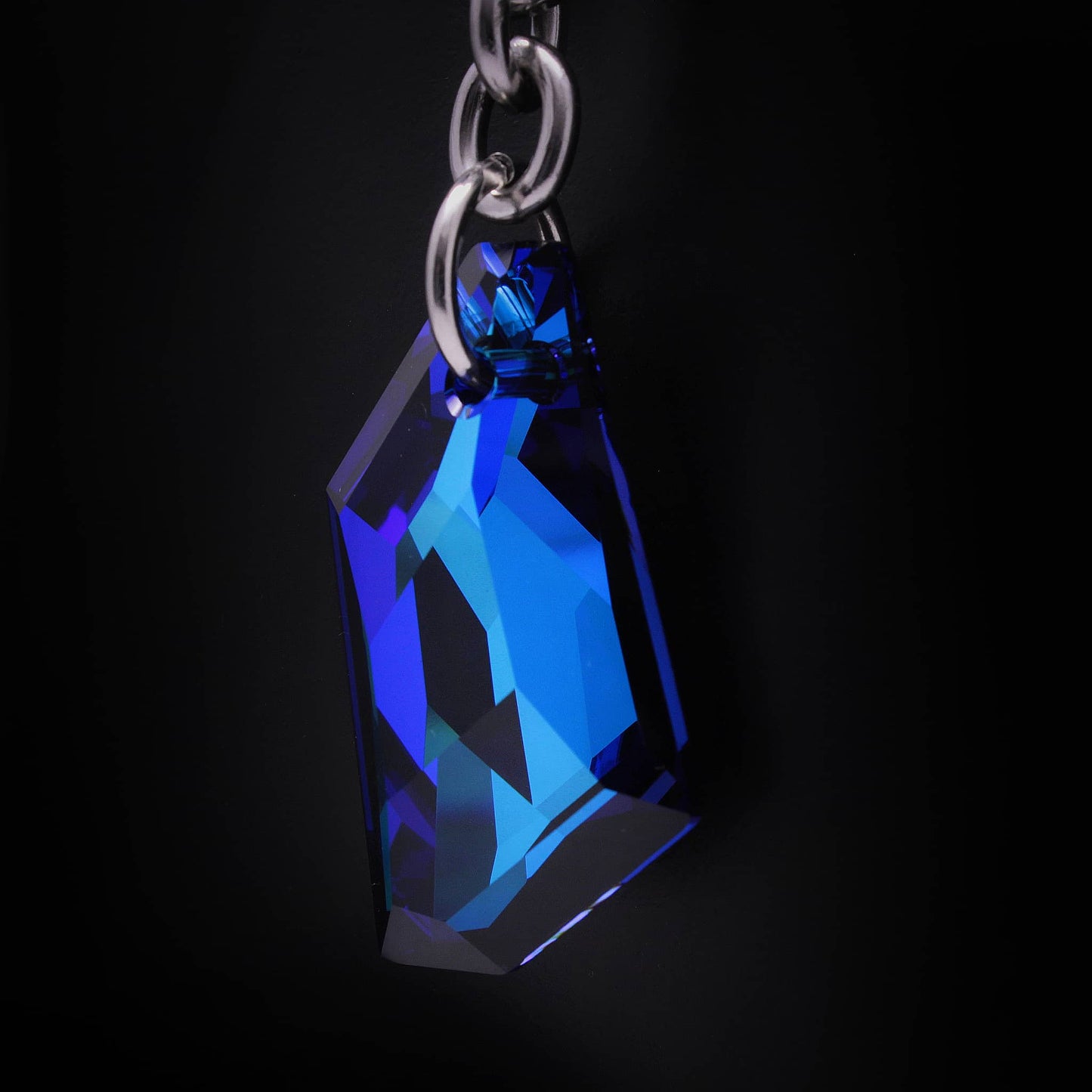 Cadena de eslabones con colgante azul de acero inoxidable