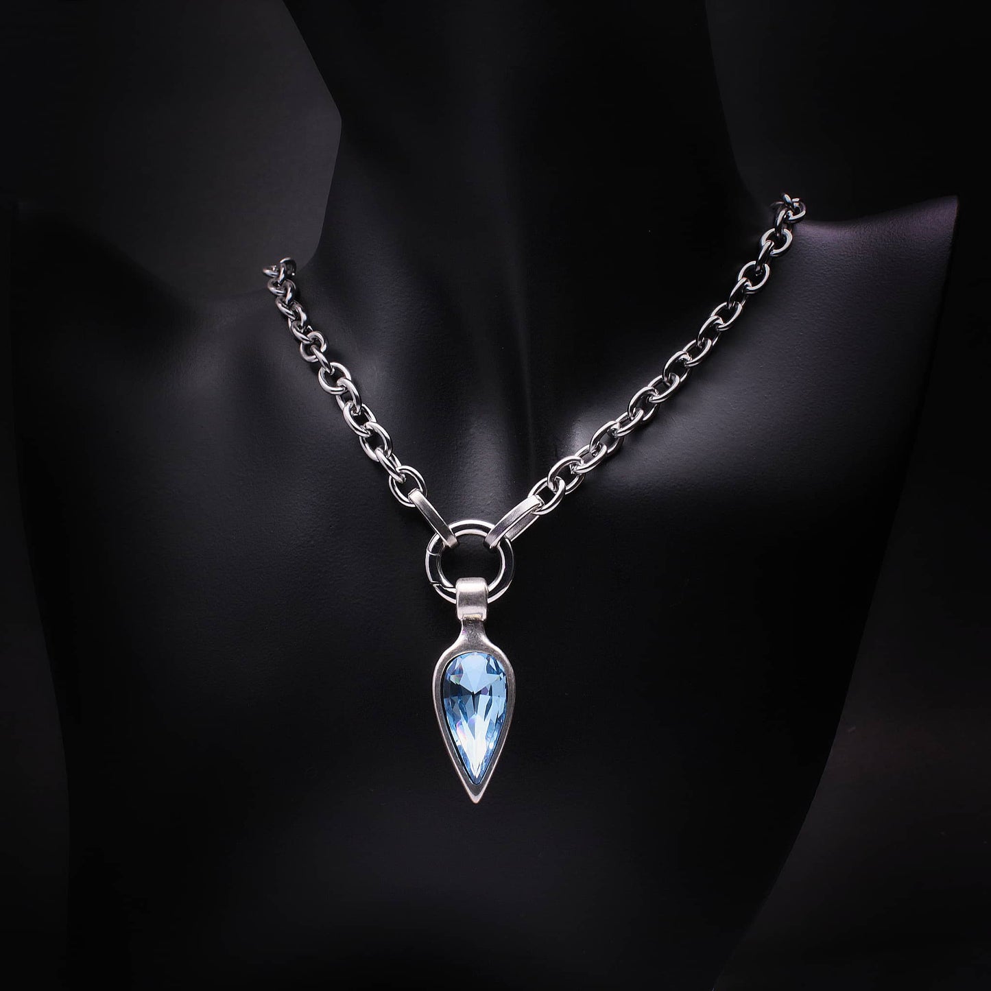Collar eslabones de acero inoxidable y colgante con cristal de Swarovski azul aguamarina