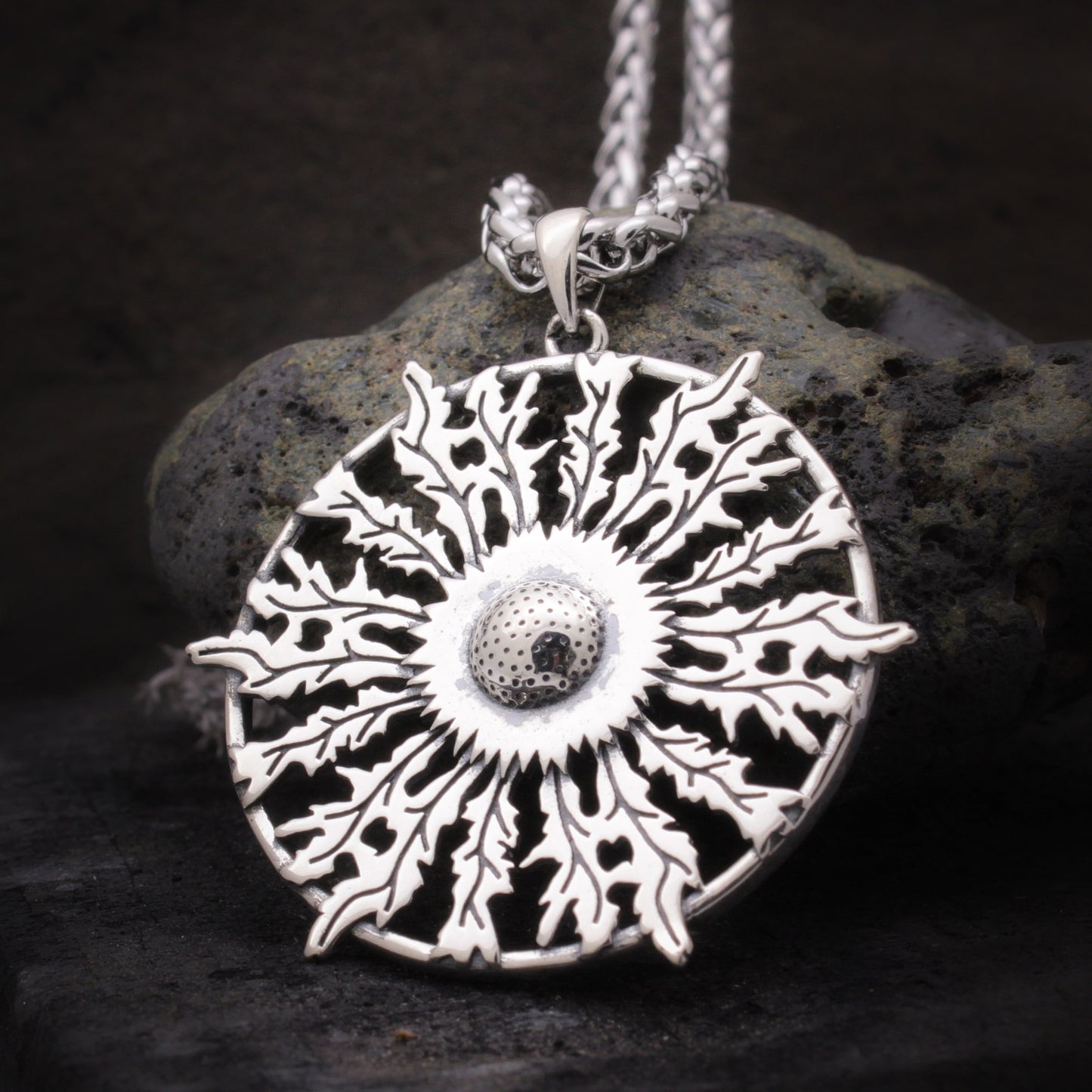 Collar Eguzkilore en plata maciza sin adornos, ideal para hombre