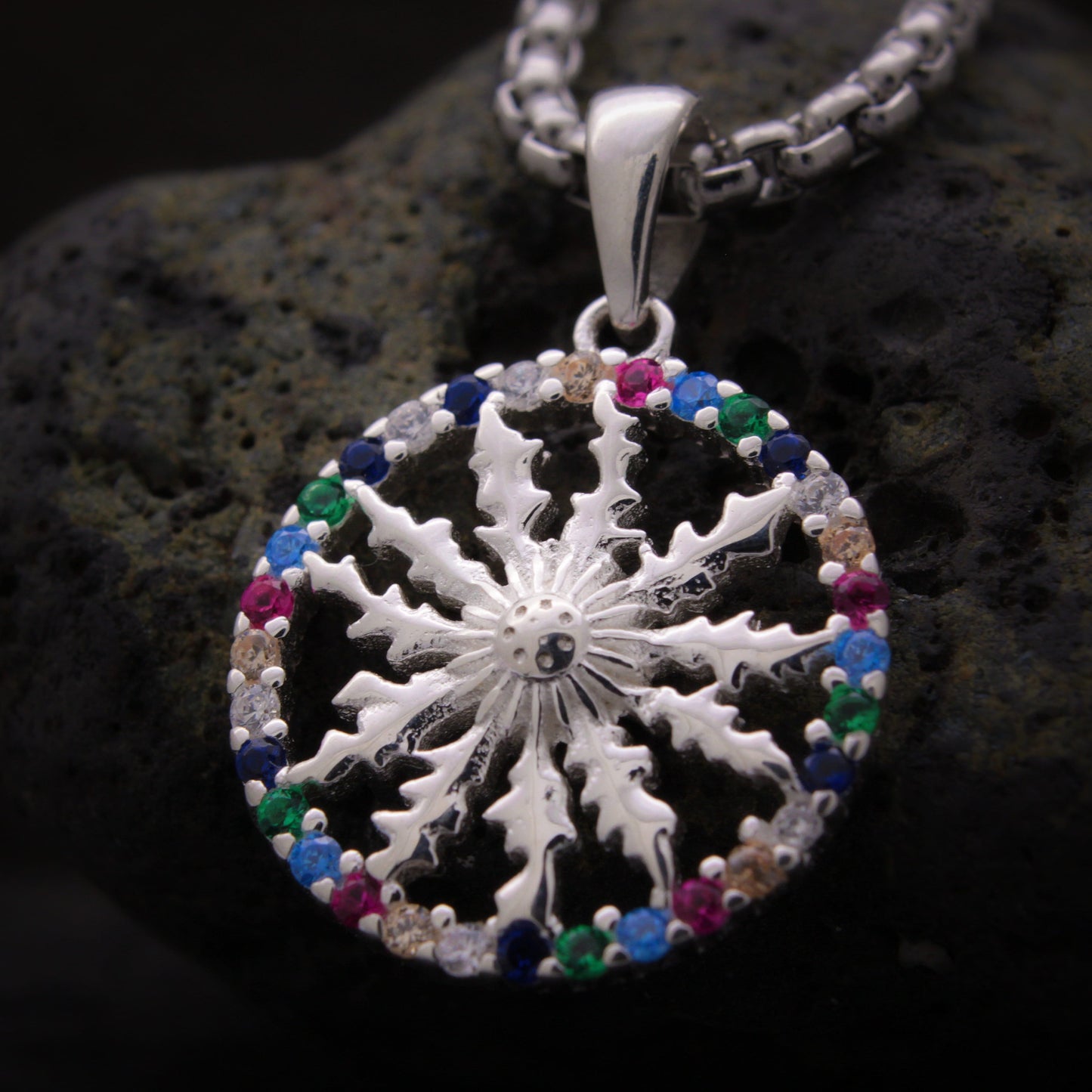 Collar con Eguzkilore de plata de ley y cerco con circonitas de colores 15 mm con cadena de acero inoxidable