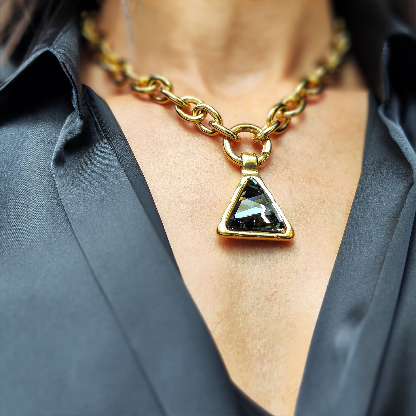 COLLAR DELTA DORADO BLACK DIAMOND