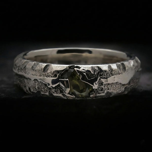 ANILLO PARA HOMBRE DE PLATA CIRCONITA PERIDOTO