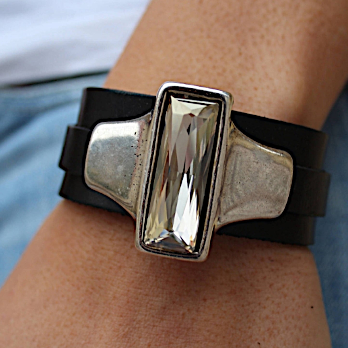 BRAZALETE CUERO RECTANGULO