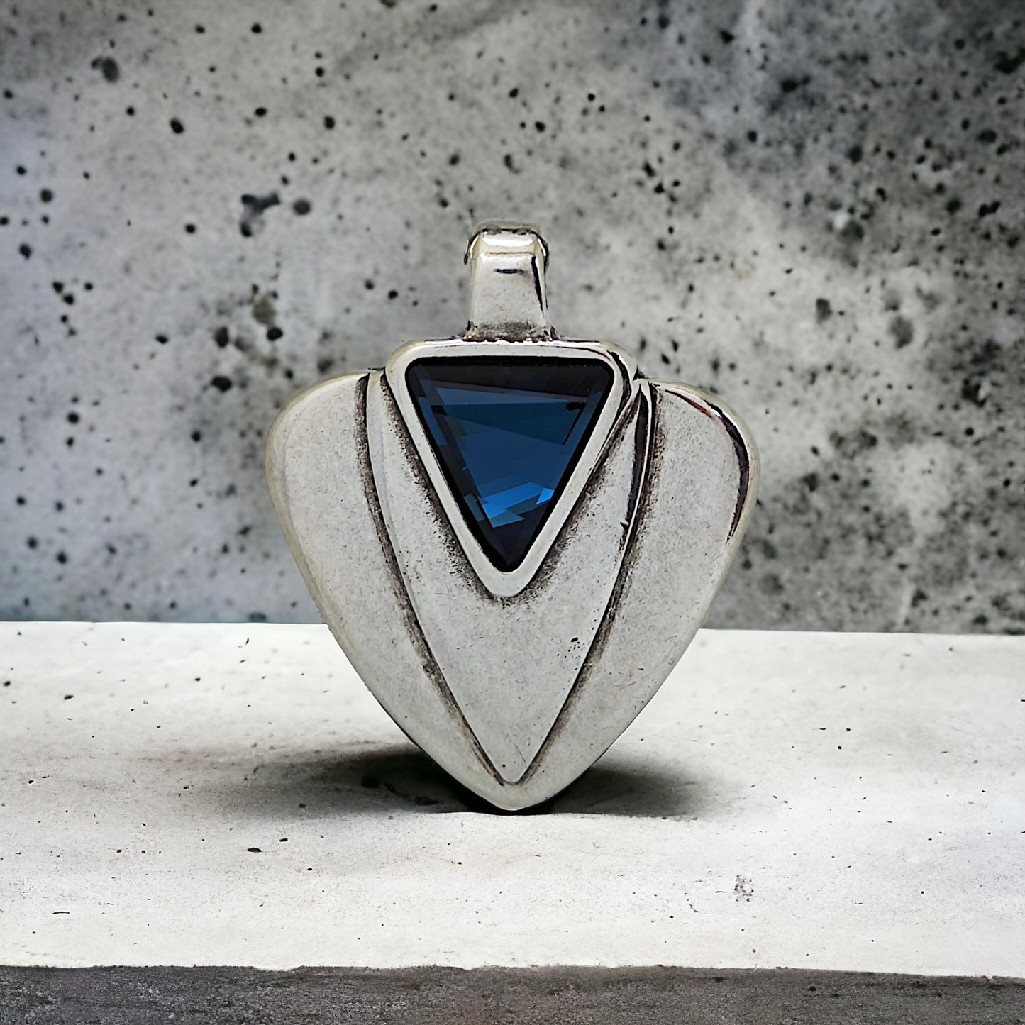 COLGANTE TRIANGULAR