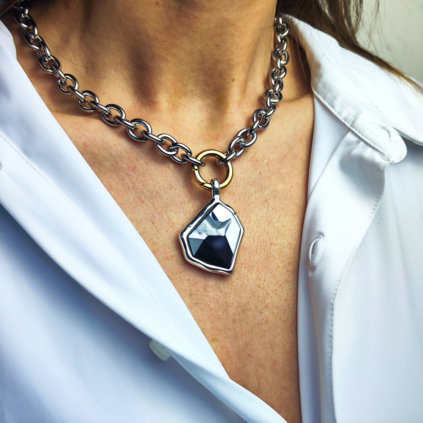 COLLAR ESLABONES GRANDES CON COLGANTE: modelo HEPTA