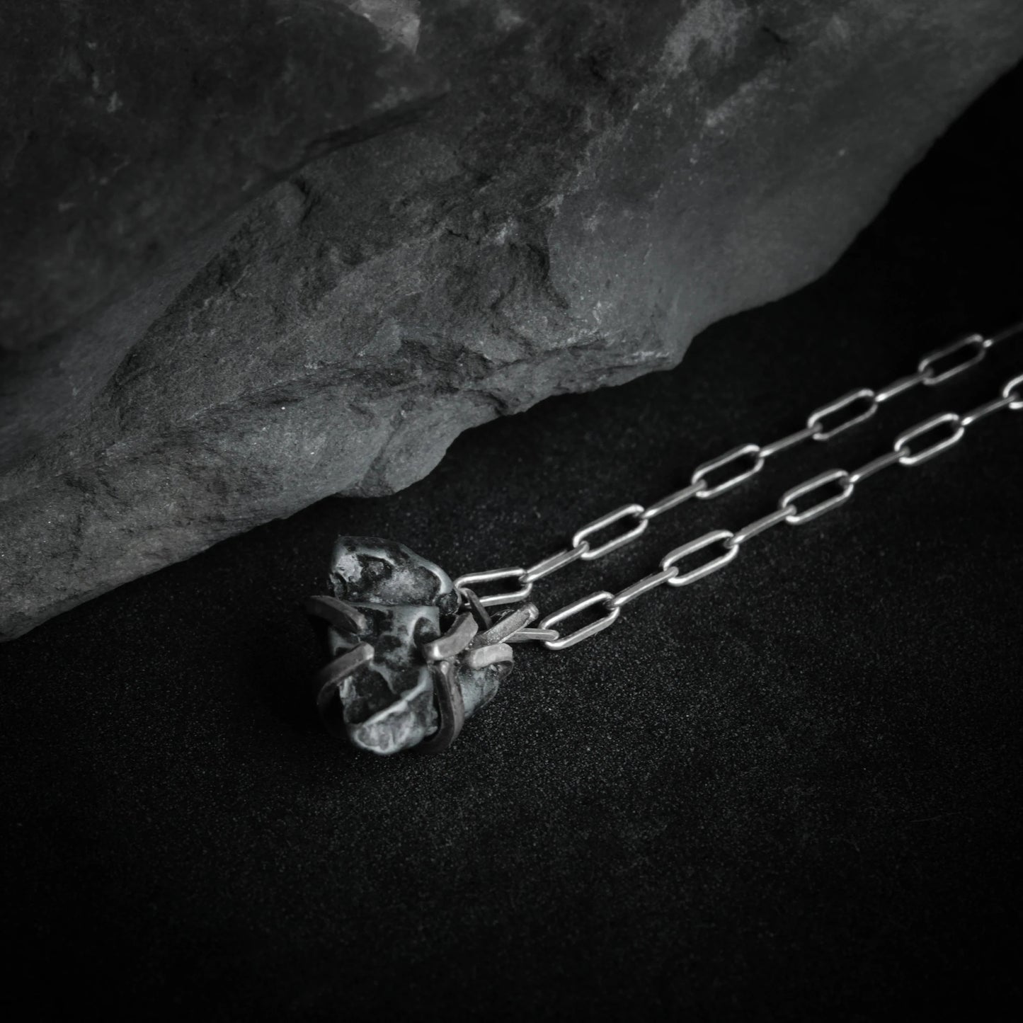 collar de plata con meteorito eslabon grande