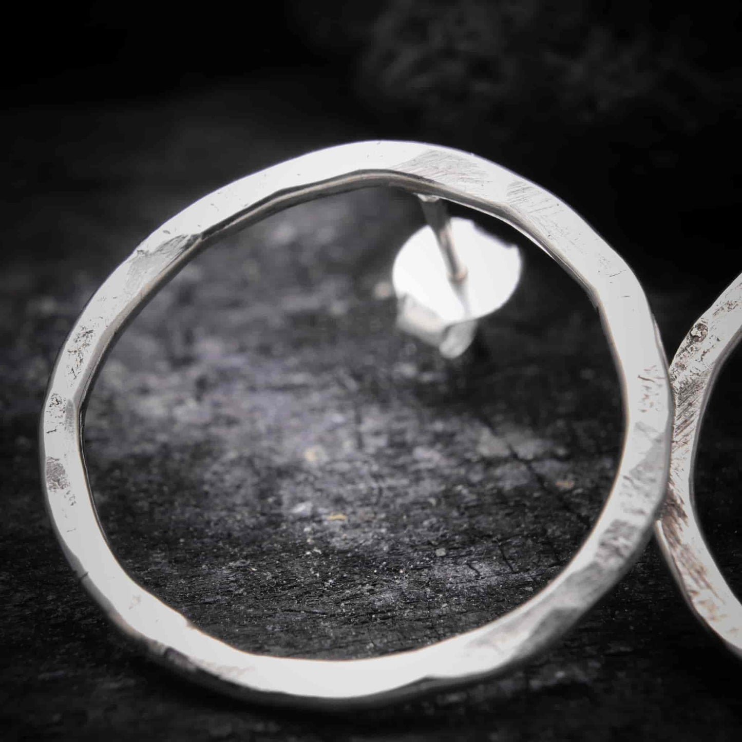 pendientes irregulares de plata de ley de circulo