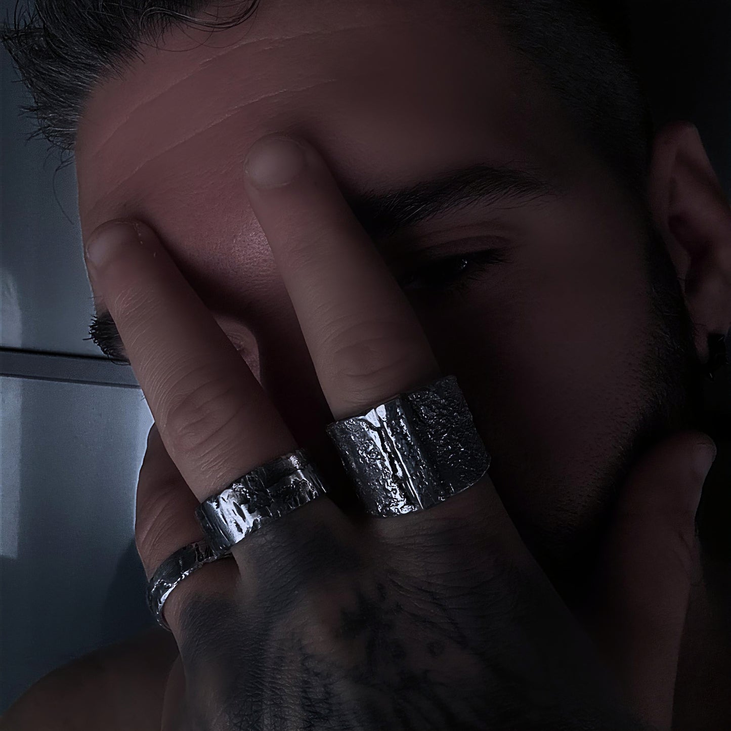 anillo-grande-para-hombre-de-plata-de-ley-artesanal