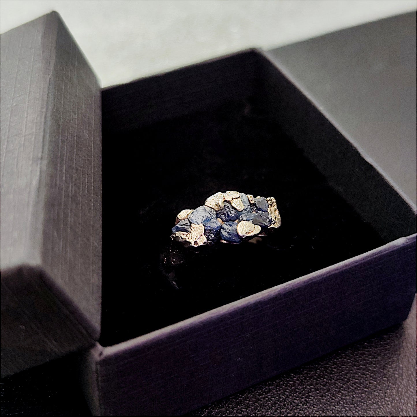 anillo de zafiro azul, anillos plata y piedras naturales, anillo artesanal de plata