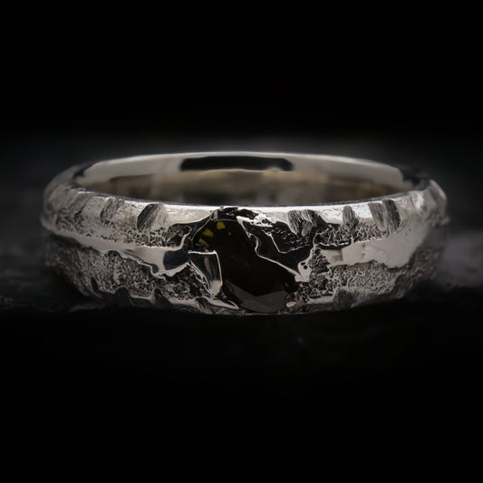 Anillo de compromiso para hombre con circonita verde peridoto
