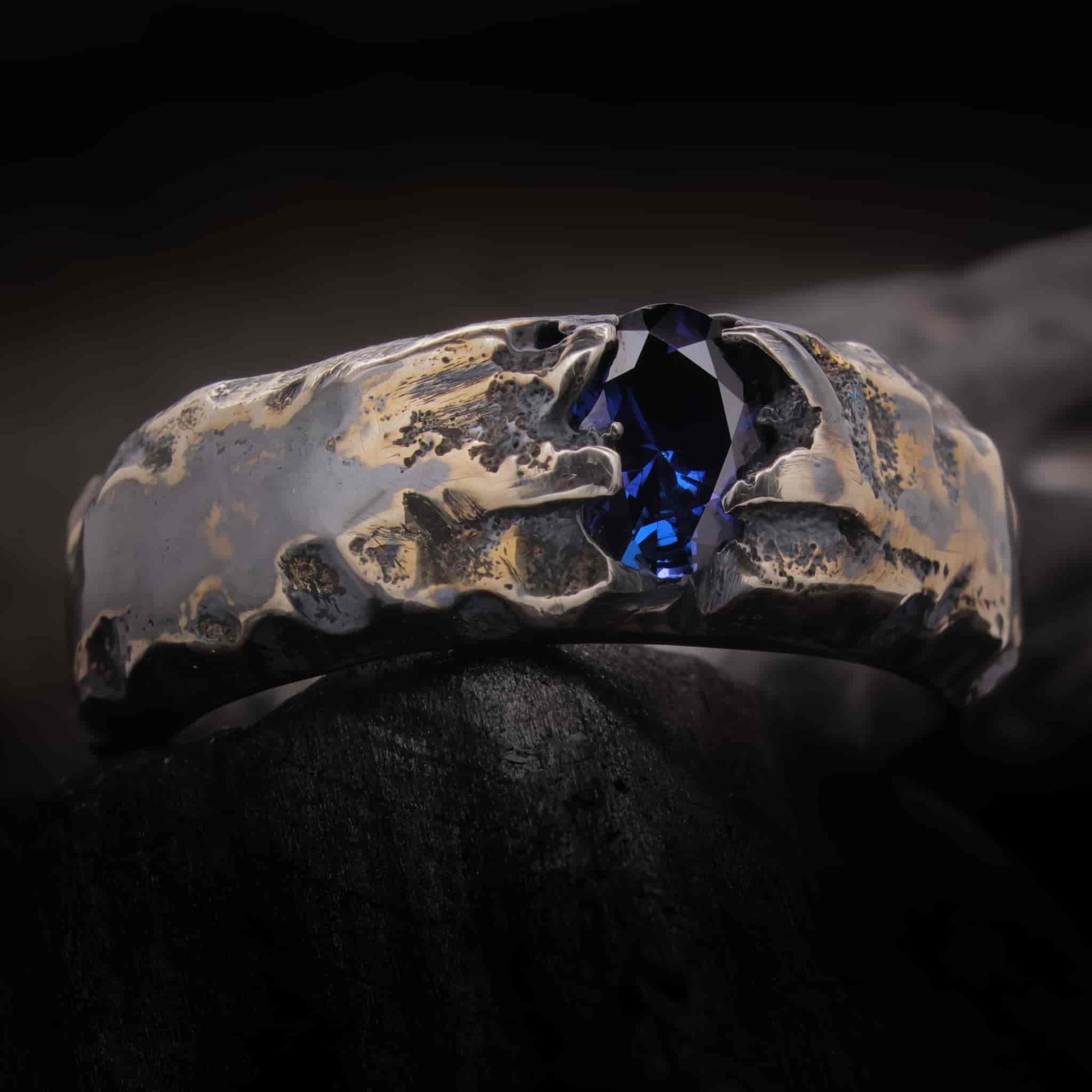 Anillos artesanal para hombre de plata con piedra azul y acabado oxidado, anillo original .