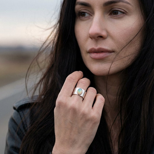 Anillo opalo etiope de plata, anillo ancho con piedra natural hecho a mano