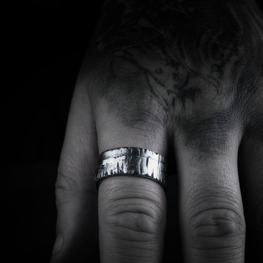 Anillo de plata de ley con textura para hombre