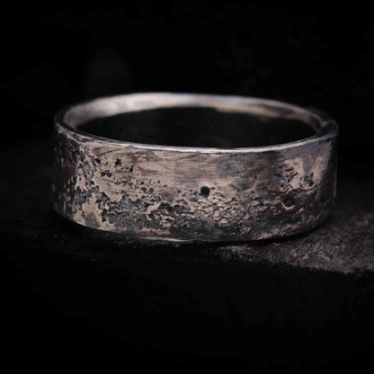 Anillo de plata hombre arena