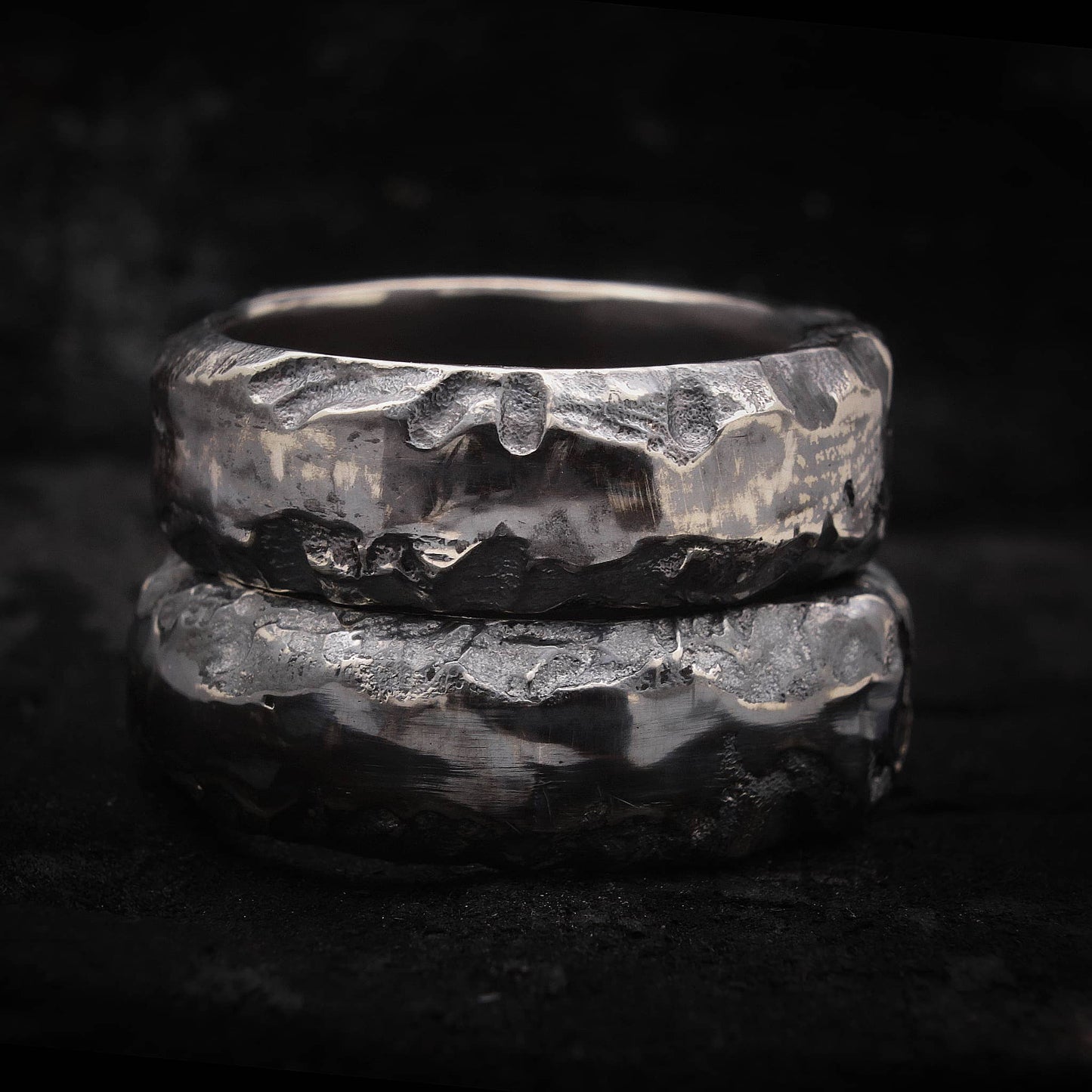 Anillos de plata rústicos de plata de ley con textura irregular