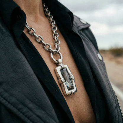 Collar de cadena gruesa de acero para mujer con colgante rectangular y cristal austriaco