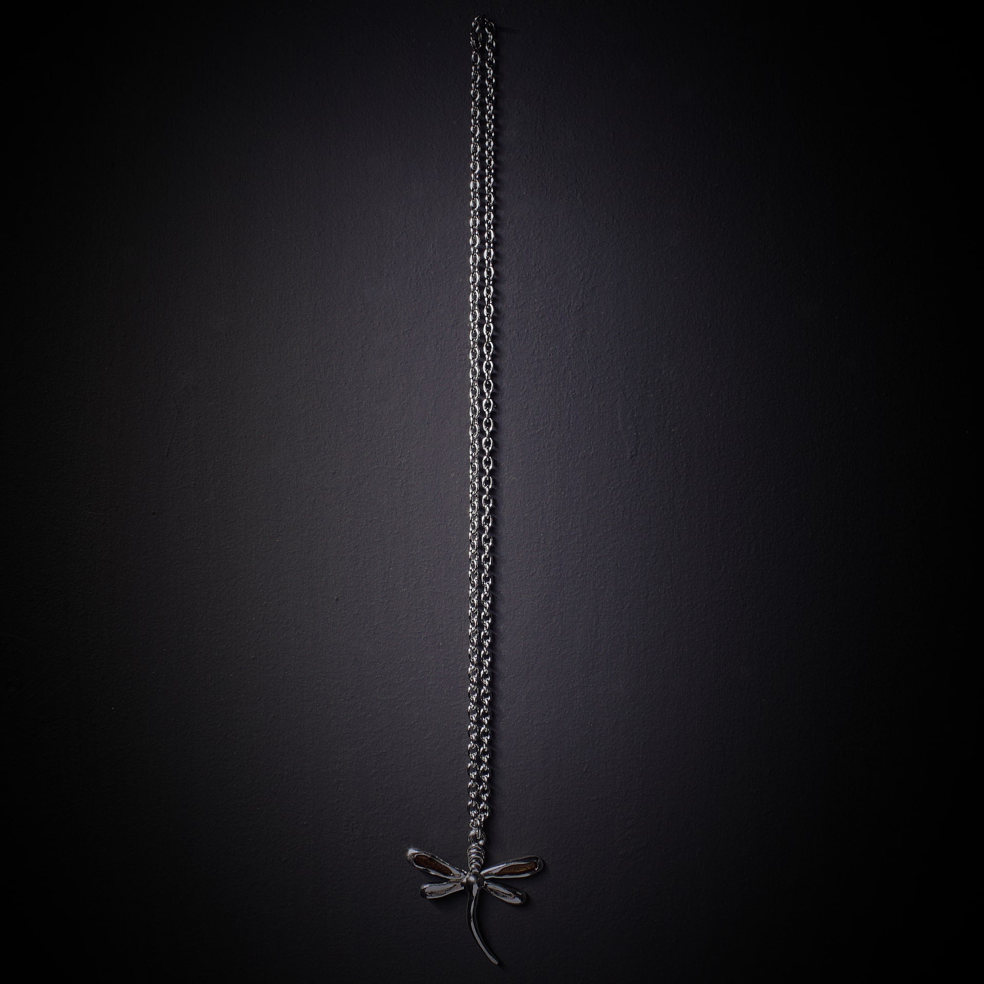 Colgante de libelula grande con cadena larga de acero inoxidable
