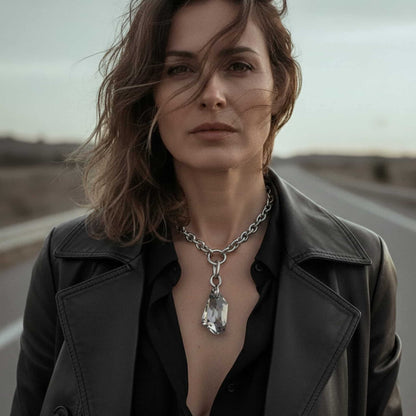 Collar con colgante de cristal grande de eslabones