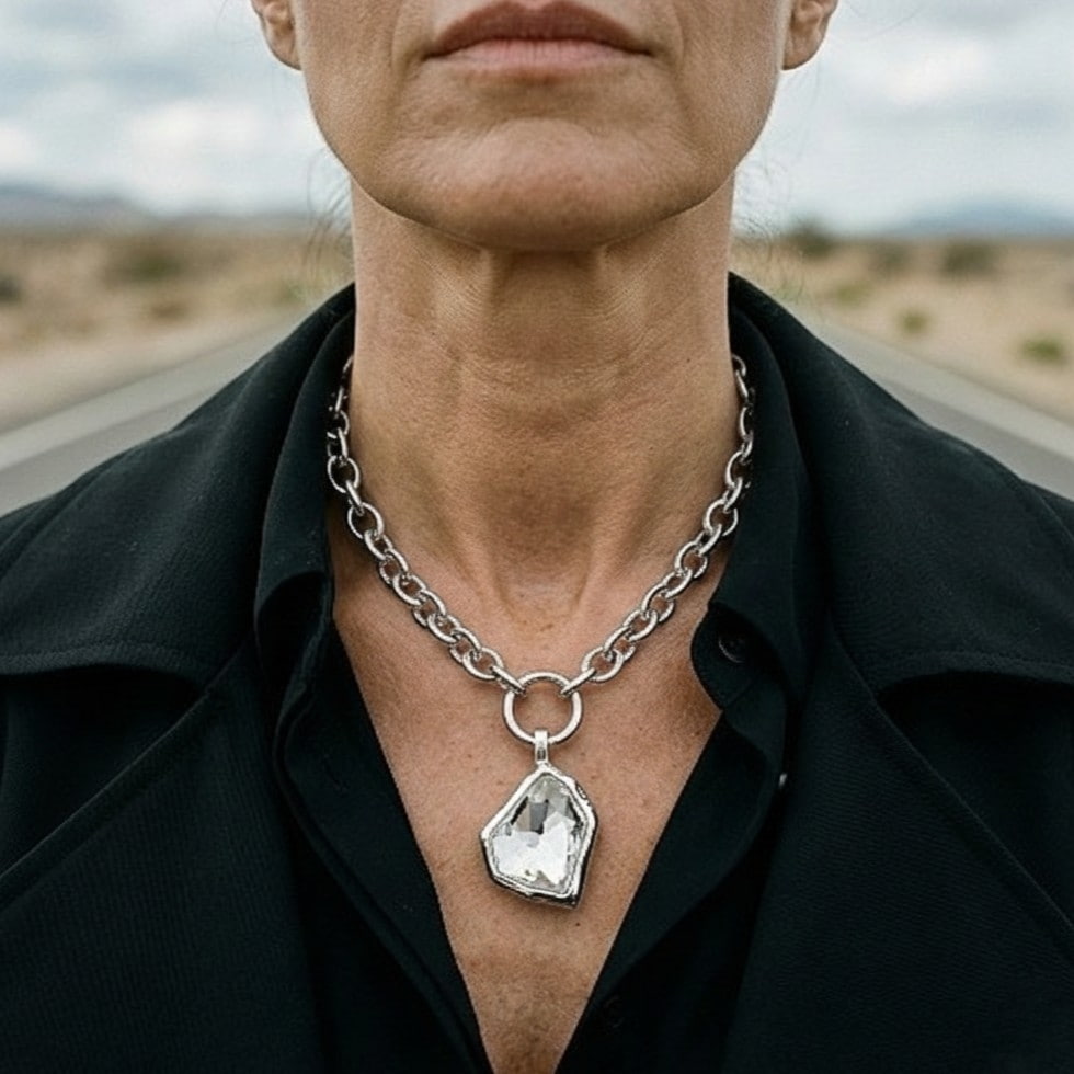 Collar de eslabones para mujer de acero inoxidable con colgante de zamak bañado en plata 12 micras con cristal austriaco de edicion limitada