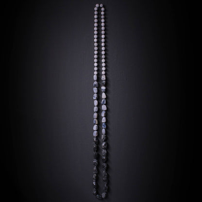 Collares largo gris de piedras naturales irregulares y facetadas