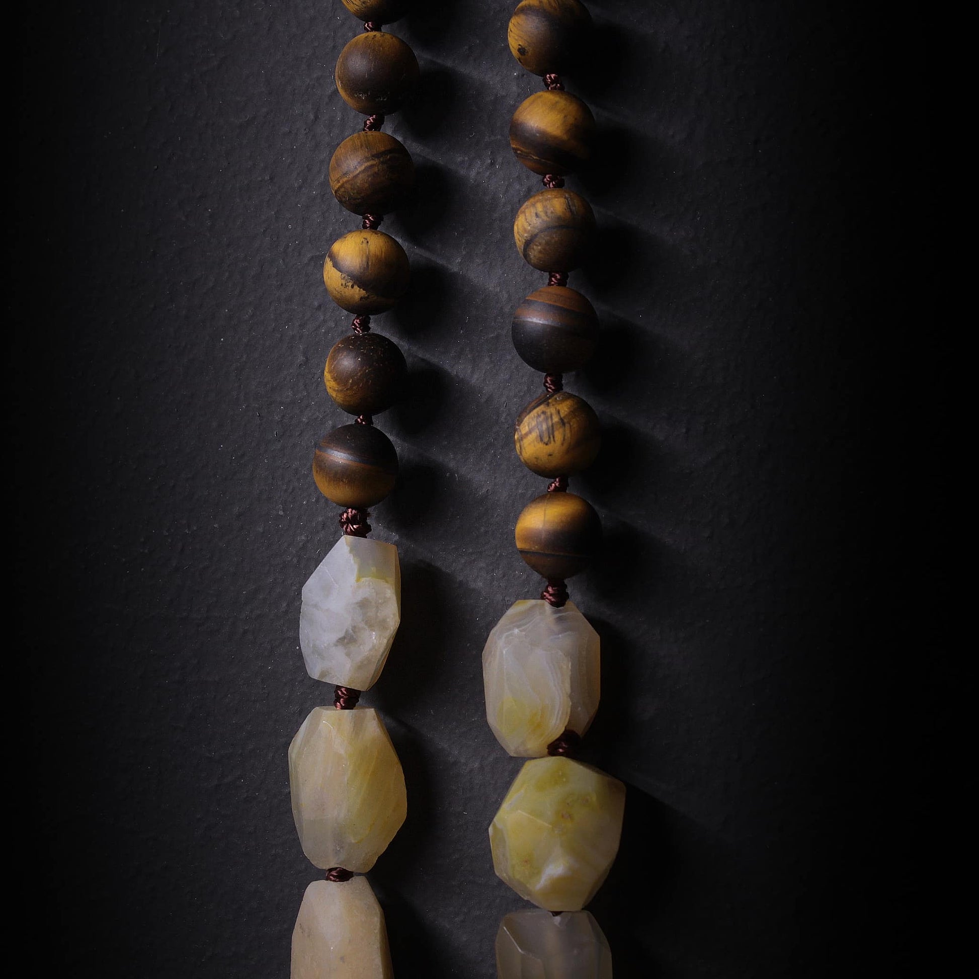 Collar ojo de tigre natural y ágata amarilla sin metales