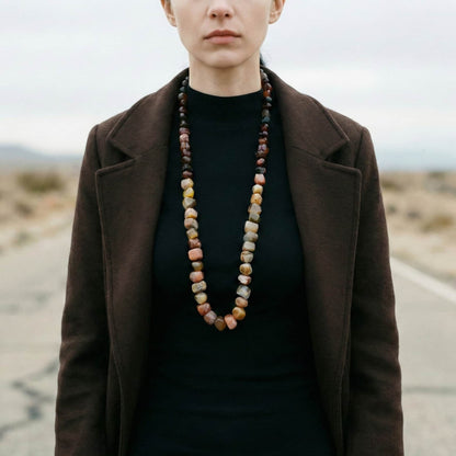 Collar de piedras naturales grandes hecho a mano. Collar largo para mujer hipoalergénico.