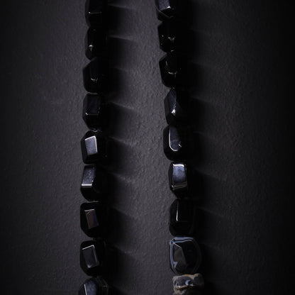 Collar de piedras semipreciosas ágata negra y ágatas en bruto, mezcla de formas talladas y en bruto