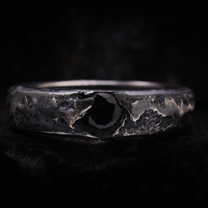 ANILLO CON CIRCONITA NEGRA: modelo POLIFEMO