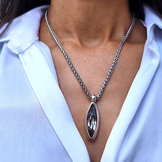 collar de acero con colgante de cristal de swarovski, collar elegante con cristal de swarovski, collar para mujer