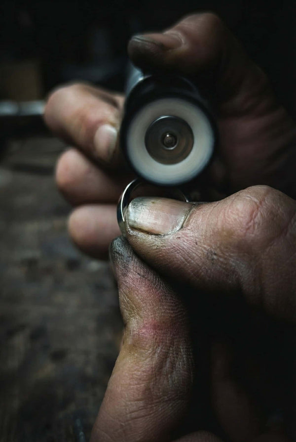 El acabado final - Proceso Artesanal K2 Jewels