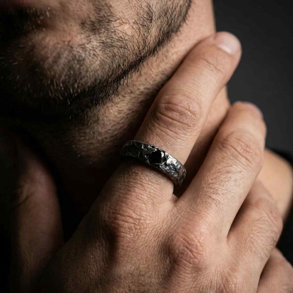 ANILLO CON CIRCONITA NEGRA