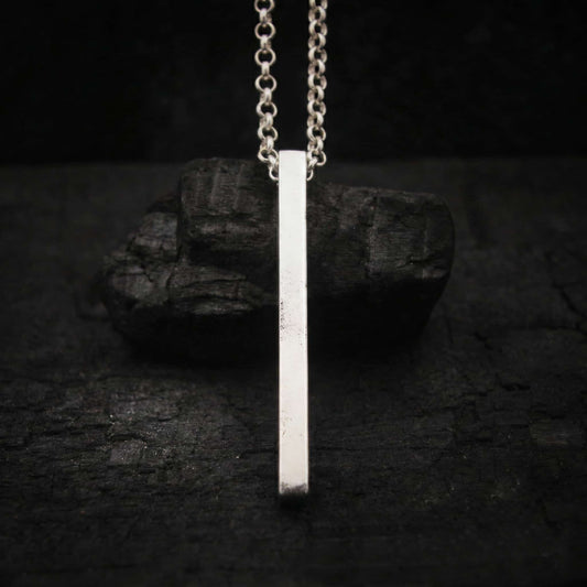 Colgante con cenizas de plata de ley diseño barra vertical sellada sin rosca.