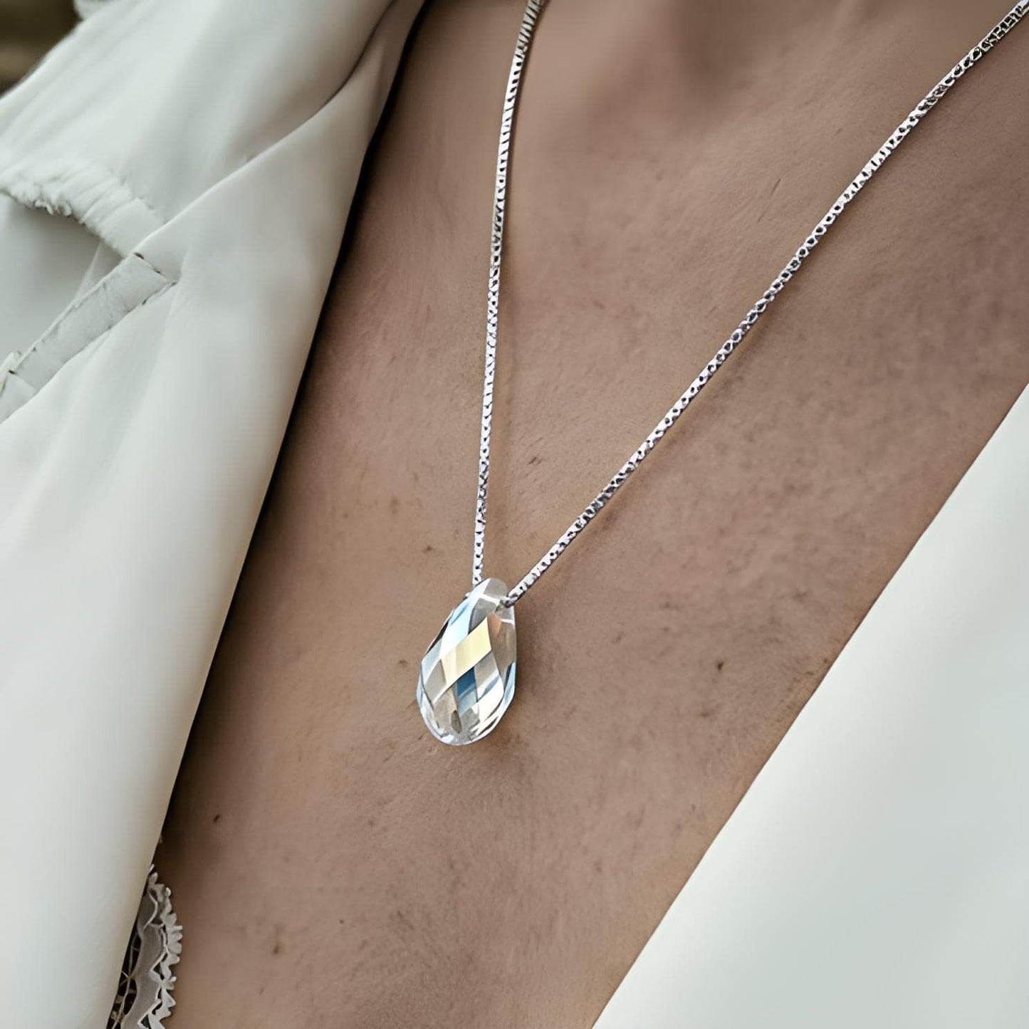 Collar swarovski lagrima iridiscente de plata de ley para mujer, gargantilla fina plateada