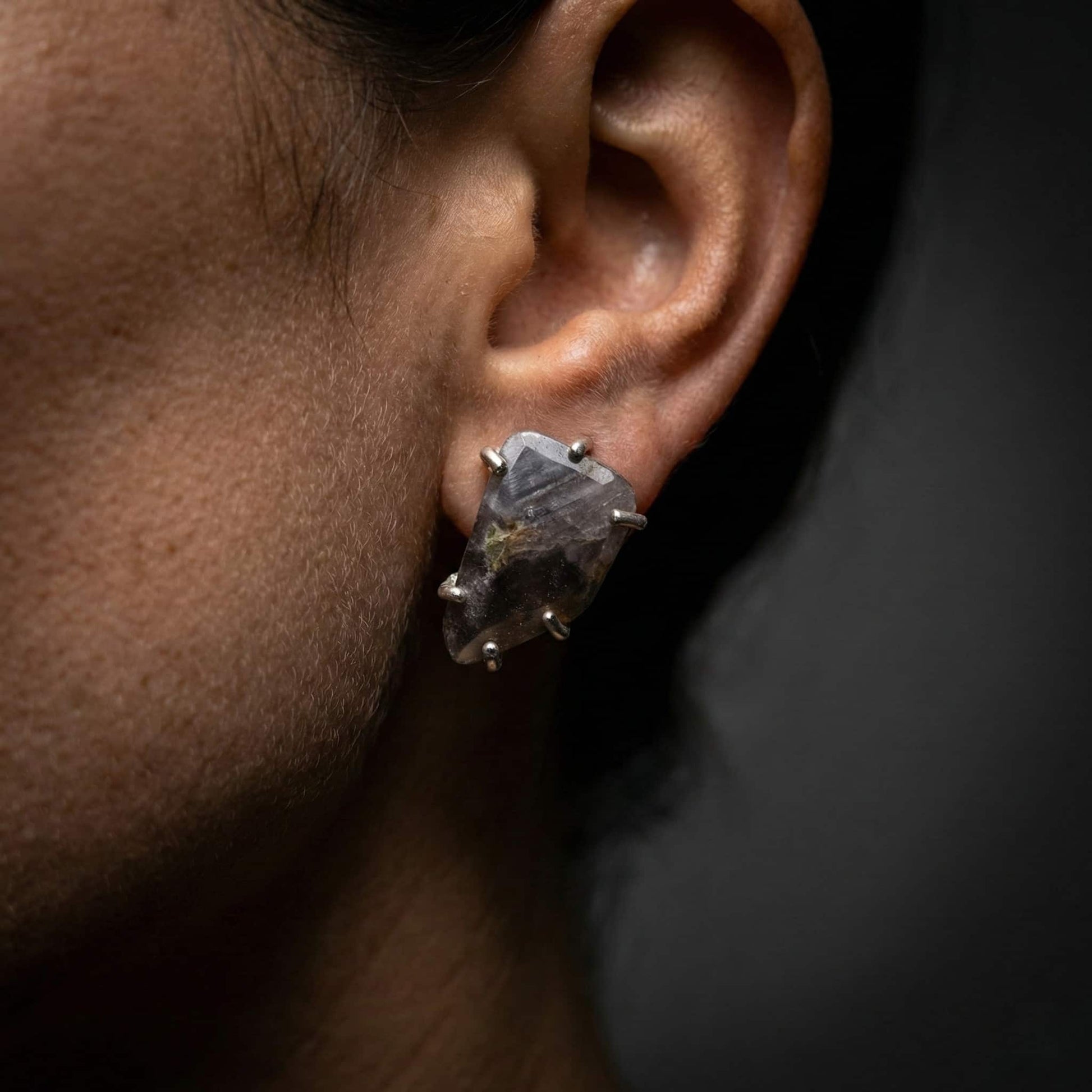 Joyería de autor: pendientes de pieza única en cuarzo y plata de ley.