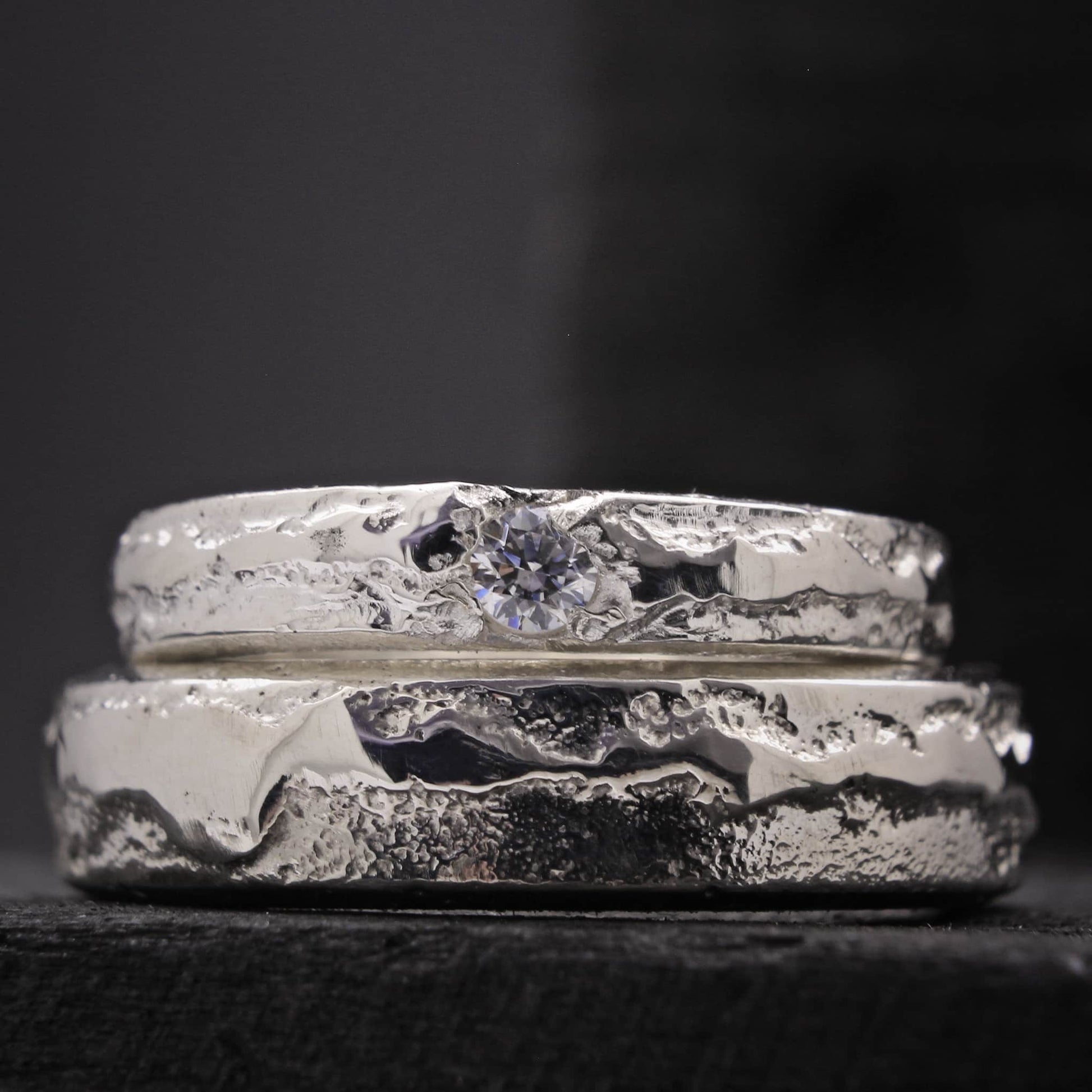 Set de alianzas de plata personalizadas de diferente ancho para hombre y mujer K2 JEWELS